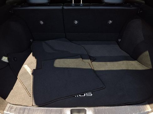 Used 2016 Toyota Prius Three Touring w/ Preferred Accessory Package FWD image 7