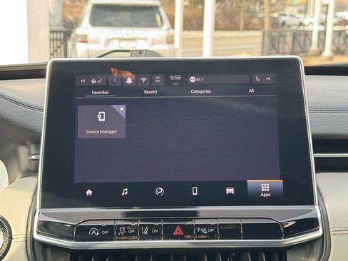 Used 2025 Jeep Compass Limited image 41