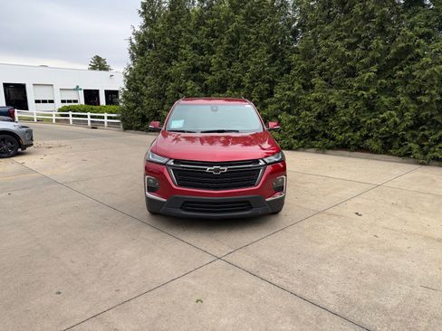 Used 2023 Chevrolet Traverse LT FWD image 6