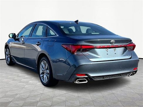 Used 2022 Toyota Avalon XLE image 4
