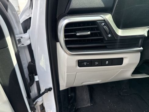 Used 2024 Kia Telluride S w/ S Sunroof Package AWD/4WD image 11