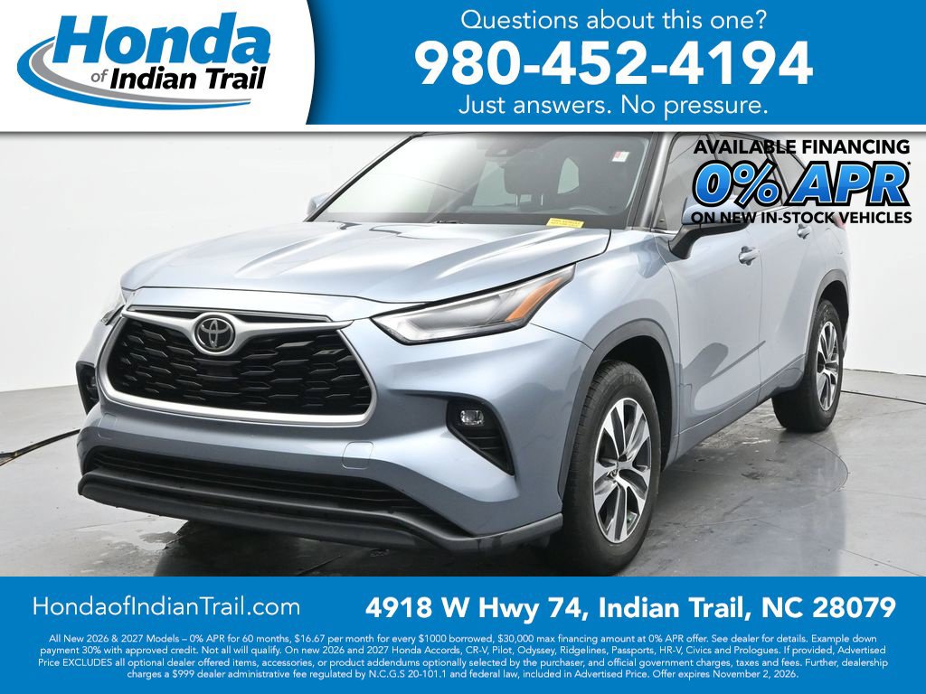 Used 2022 Toyota Highlander XLE FWD 360° Tour
