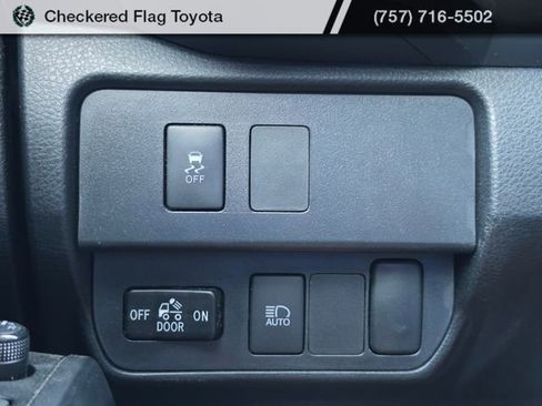 Used 2023 Toyota Tacoma SR w/ SR Convenience Package RWD image 11