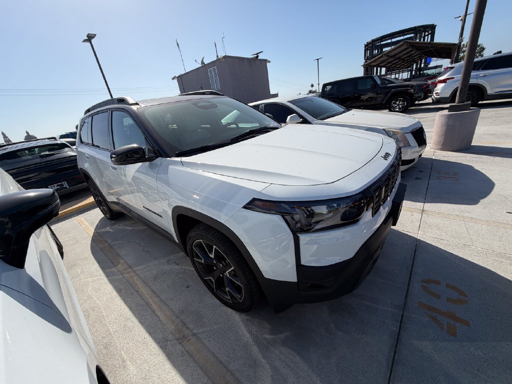 Used 2026 Jeep Cherokee Overland AWD/4WD image 3