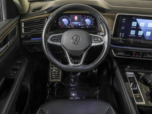 Used 2024 Volkswagen Atlas SEL Premium R-Line image 41