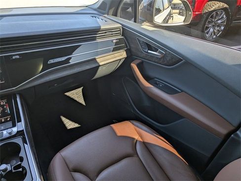 Used 2020 Audi Q7 3.0T Premium Plus w/ Premium Plus Package image 19