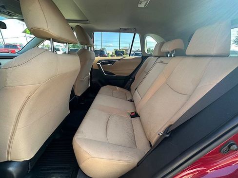Certified 2019 Toyota RAV4 XLE w/ Convenience Package AWD/4WD image 16
