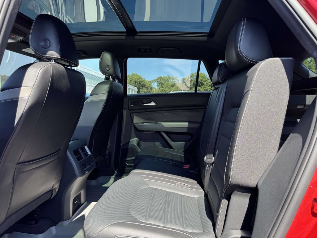 Used 2021 Volkswagen Atlas Cross Sport SEL Premium R-Line AWD/4WD image 9