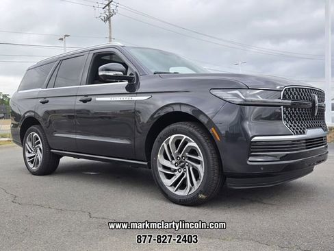 New 2026 Lincoln Navigator Reserve AWD/4WD image 4