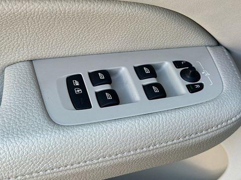 Used 2022 Volvo V60 T5 Cross Country w/ Advanced Package image 12