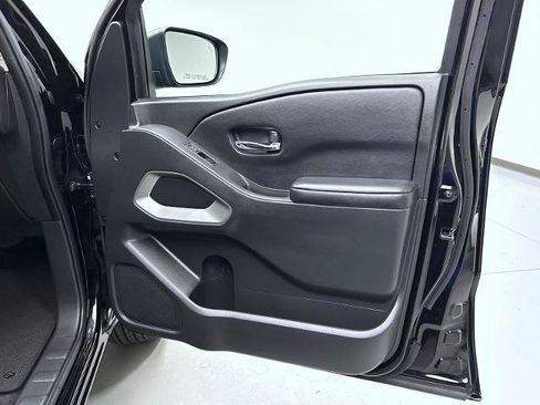 Certified 2025 Nissan Frontier SV AWD/4WD image 16