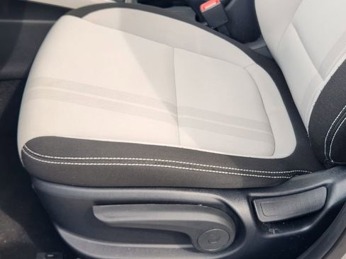 Used 2025 Hyundai Venue SEL FWD image 24
