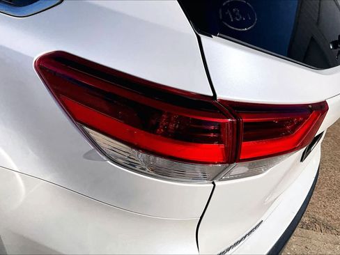 Used 2018 Toyota Highlander Plus image 26