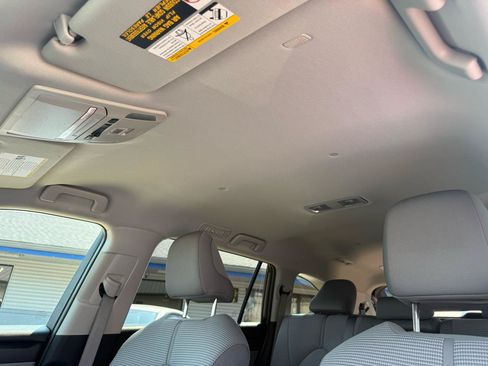 Used 2021 Toyota Highlander LE FWD image 20