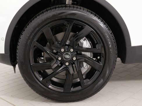 Used 2024 Land Rover Discovery S image 73