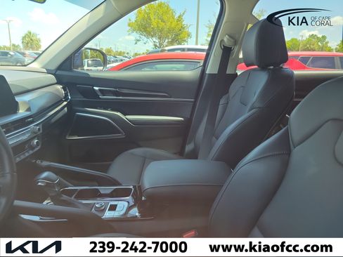 Used 2025 Kia Telluride S FWD image 6