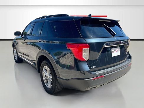 Used 2024 Ford Explorer XLT AWD/4WD image 5