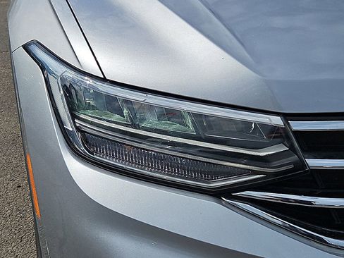 Used 2022 Volkswagen Tiguan S image 9