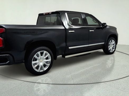 Certified 2023 Chevrolet Silverado 1500 High Country w/ High Country Premium Package AWD/4WD image 5