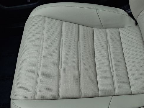 Used 2023 Honda CR-V EX-L image 26