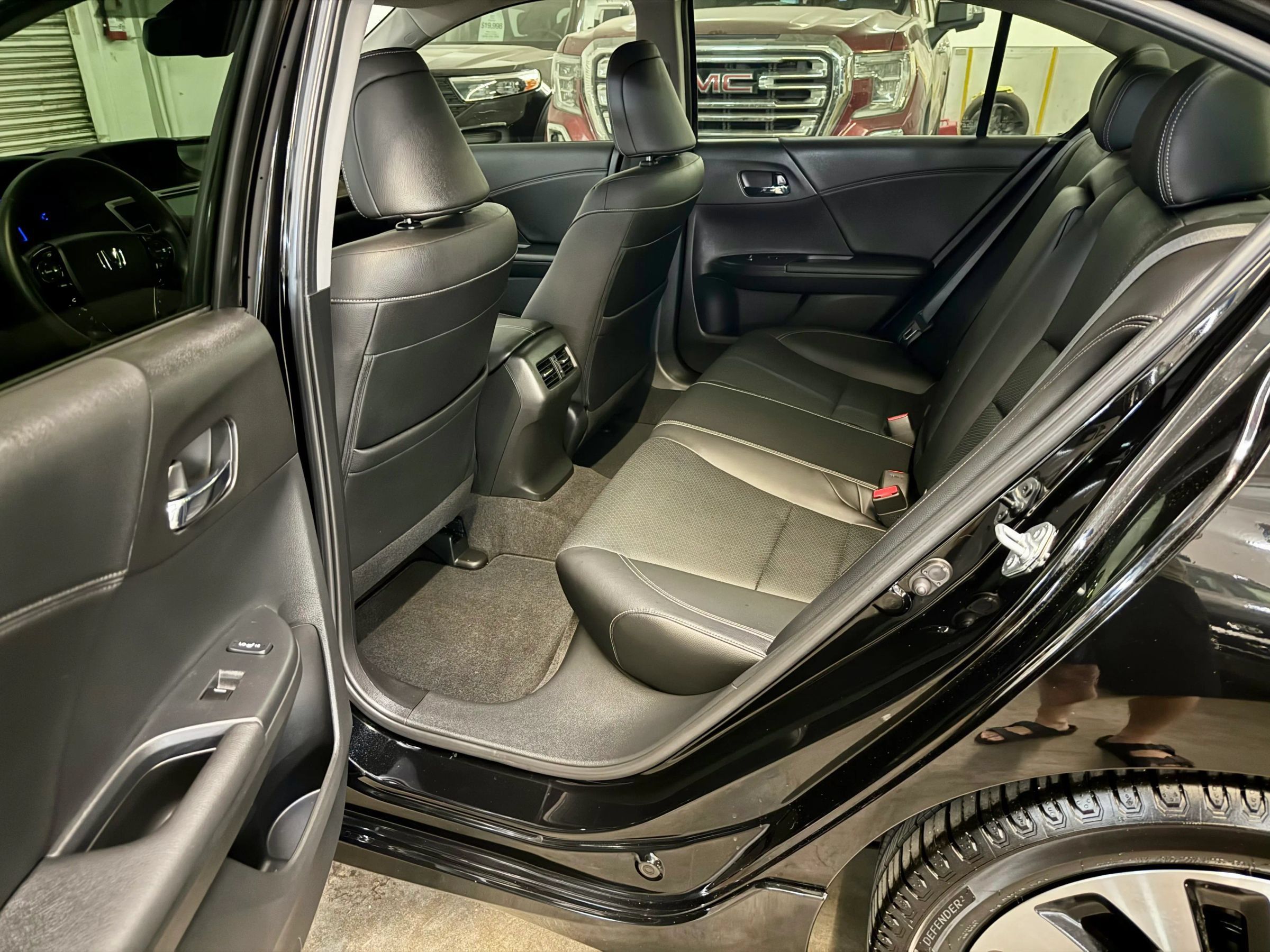 Used 2017 Honda Accord Touring image 10