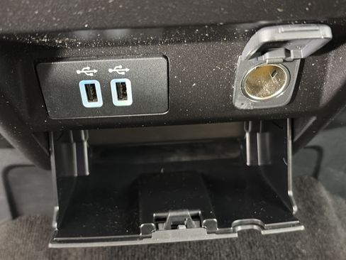 Used 2018 Ford F150 XLT w/ Equipment Group 302A Luxury AWD/4WD image 33
