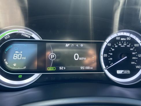 Used 2019 Kia Niro FE FWD image 15