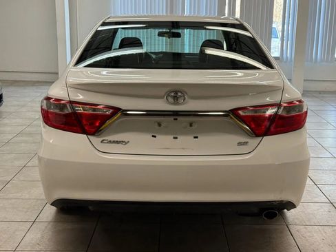 Used 2017 Toyota Camry SE FWD image 7