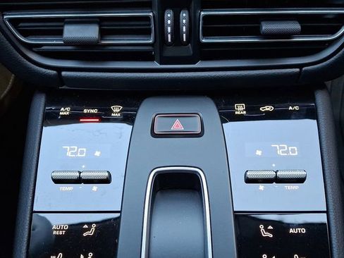 Certified 2026 Porsche Macan image 22