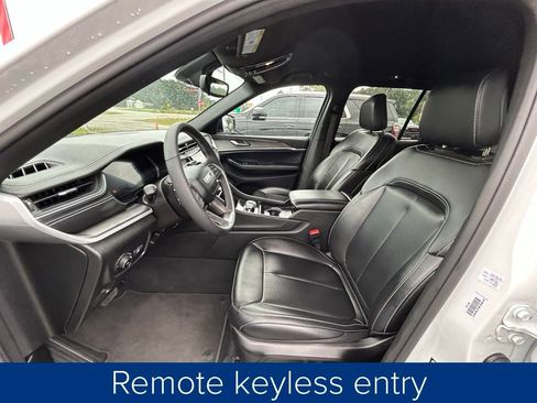 Used 2024 Jeep Grand Cherokee Limited image 28