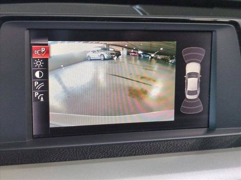Used 2017 BMW 320i Sedan RWD image 14