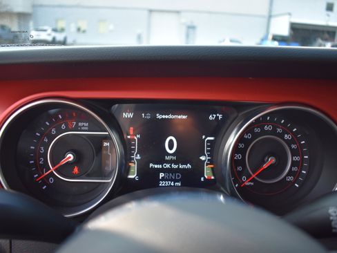 Used 2022 Jeep Wrangler Unlimited Rubicon w/ LED Lighting Group image 17