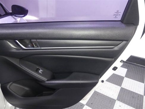 Used 2018 Honda Accord Sport image 25