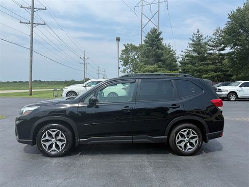 Used 2019 Subaru Forester Premium w/ All-Weather Package AWD/4WD image 3