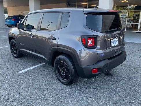 Used 2019 Jeep Renegade Sport FWD image 7