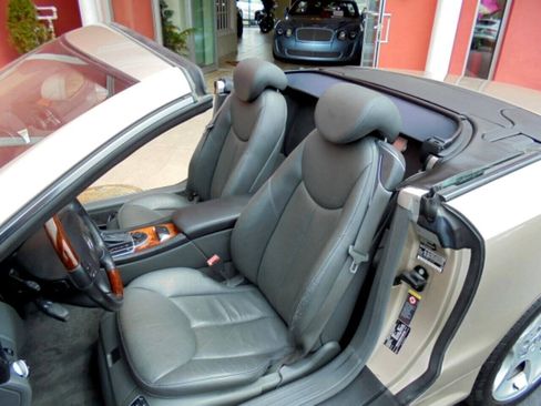 Used 2005 Mercedes-Benz SL 500 image 11