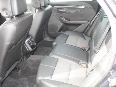 Used 2014 Chevrolet Impala LT FWD image 7