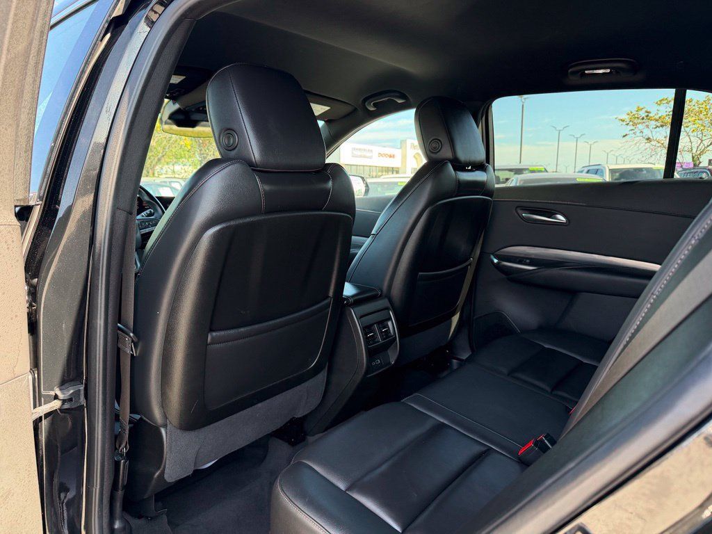 Used 2025 Cadillac XT4 Premium Luxury FWD image 28