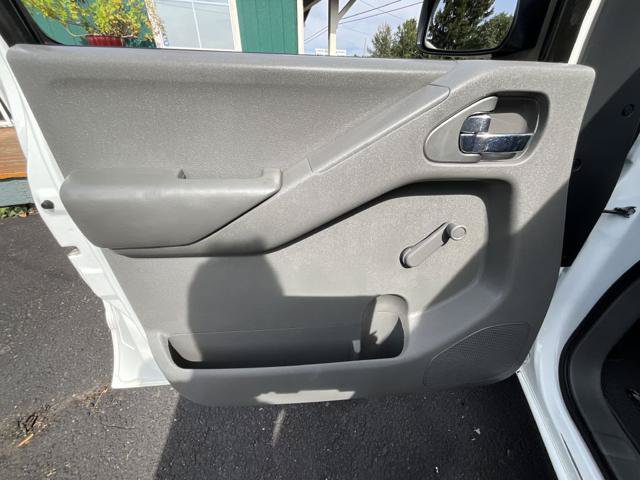 Used 2013 Nissan Frontier S RWD image 7