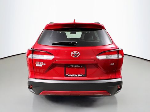 Used 2024 Toyota Corolla Cross LE image 6