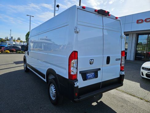 Used 2026 RAM ProMaster 2500 w/ Convenience Group FWD image 3