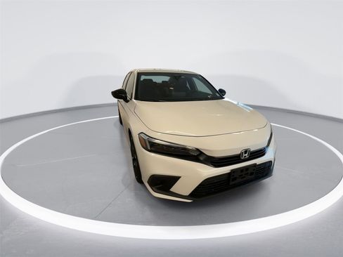 Used 2024 Honda Civic Sport image 2