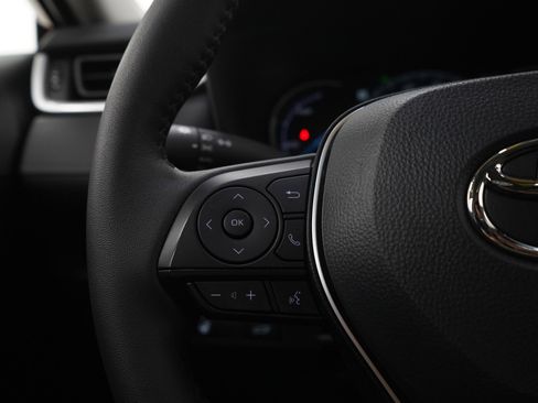 Used 2025 Toyota RAV4 XLE w/ Convenience Package image 26