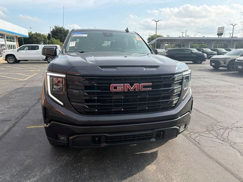Used 2023 GMC Sierra 1500 Elevation AWD/4WD image 7