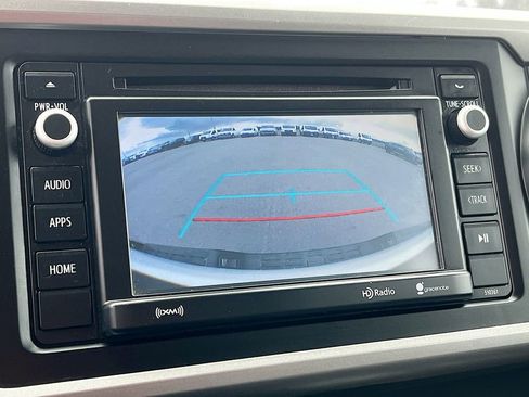 Used 2019 Toyota Tacoma SR5 AWD/4WD image 13