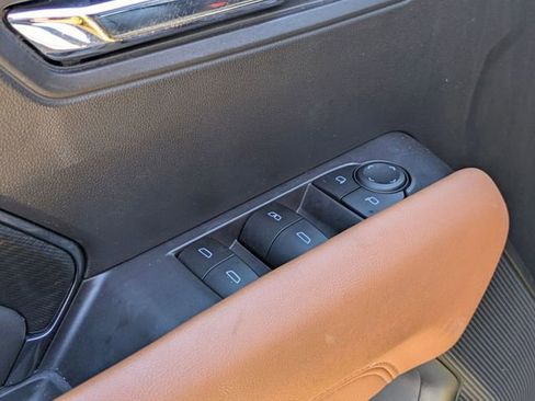 Used 2023 GMC Canyon AT4 w/ AT4 Premium Package AWD/4WD image 13