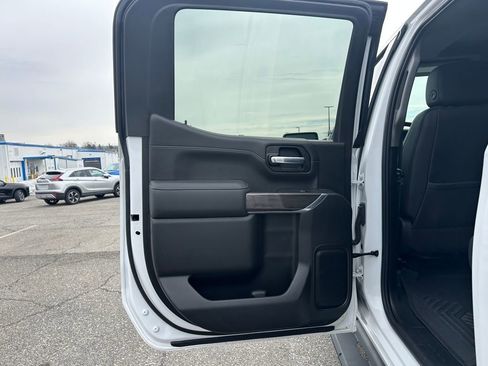 Used 2022 Chevrolet Silverado 1500 LTZ w/ LTZ Premium Package AWD/4WD image 9