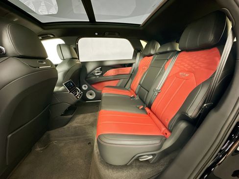 Certified 2024 Bentley Bentayga Extended Wheelbase AWD/4WD image 24