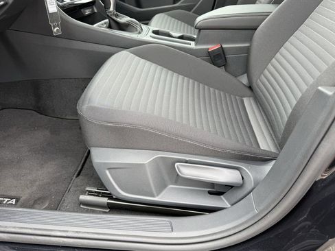 New 2026 Volkswagen Jetta SE FWD image 13