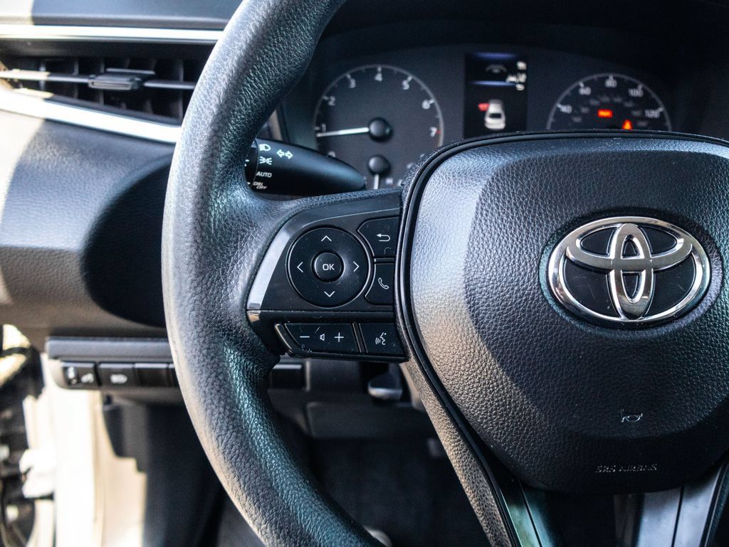 Used 2024 Toyota Corolla LE FWD image 29